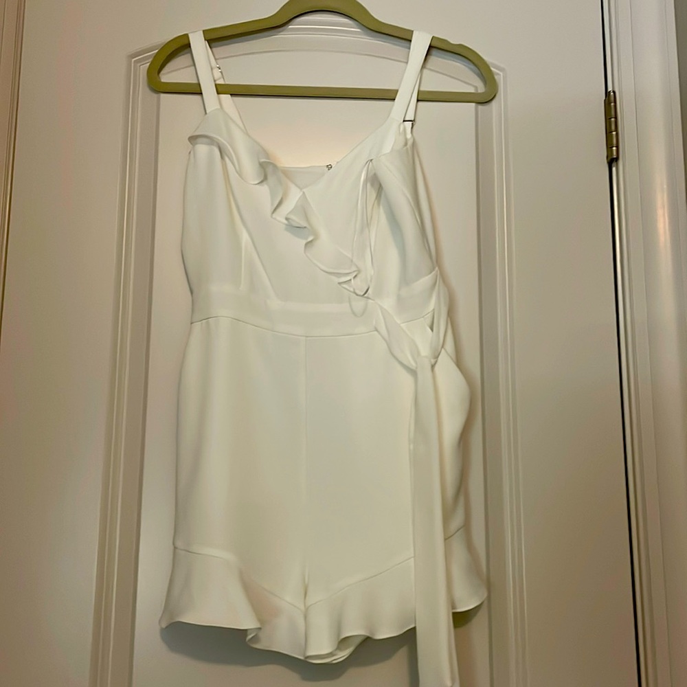 Cute romper.
